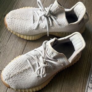 Yeezy Boost 350 V2 Cream White Gum Sole Athletic Shoes